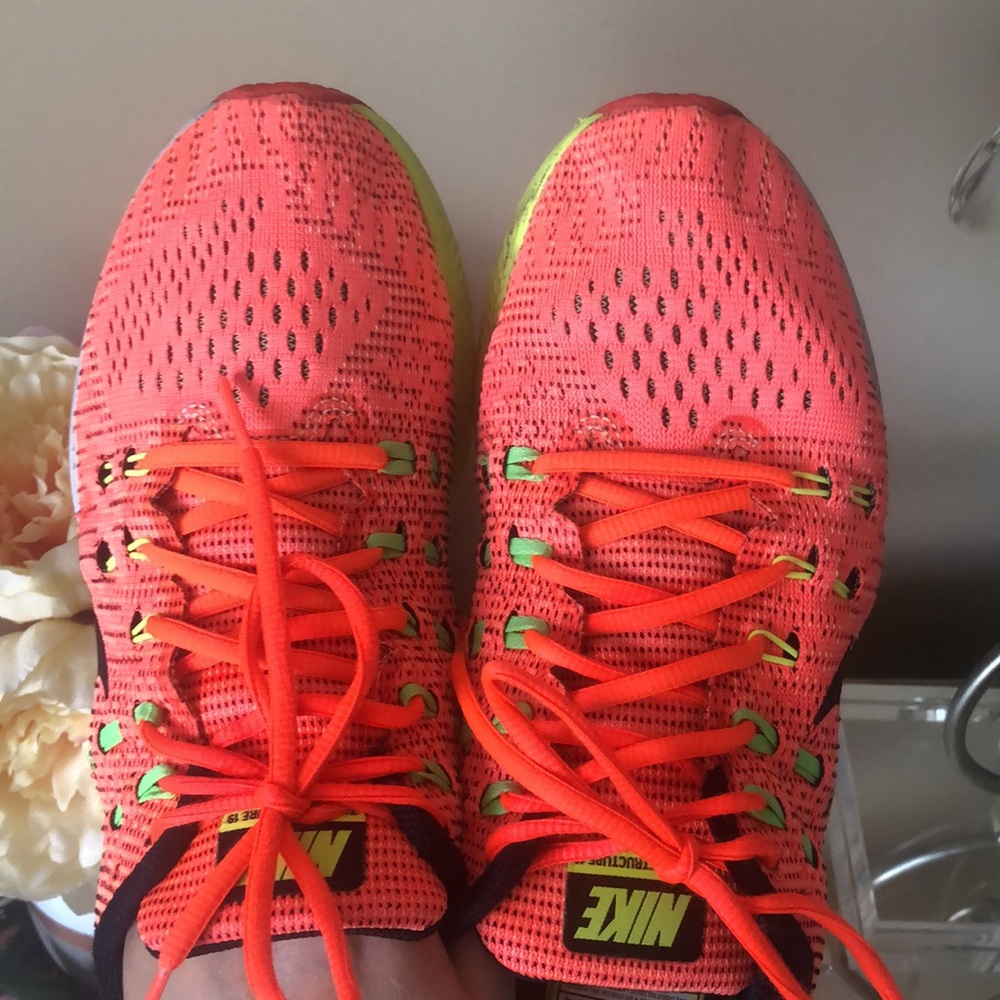Nike Men's Air Zoom Structure 19 Running Shoes-Crimson/Volt/Black - Picture 4 of 13
